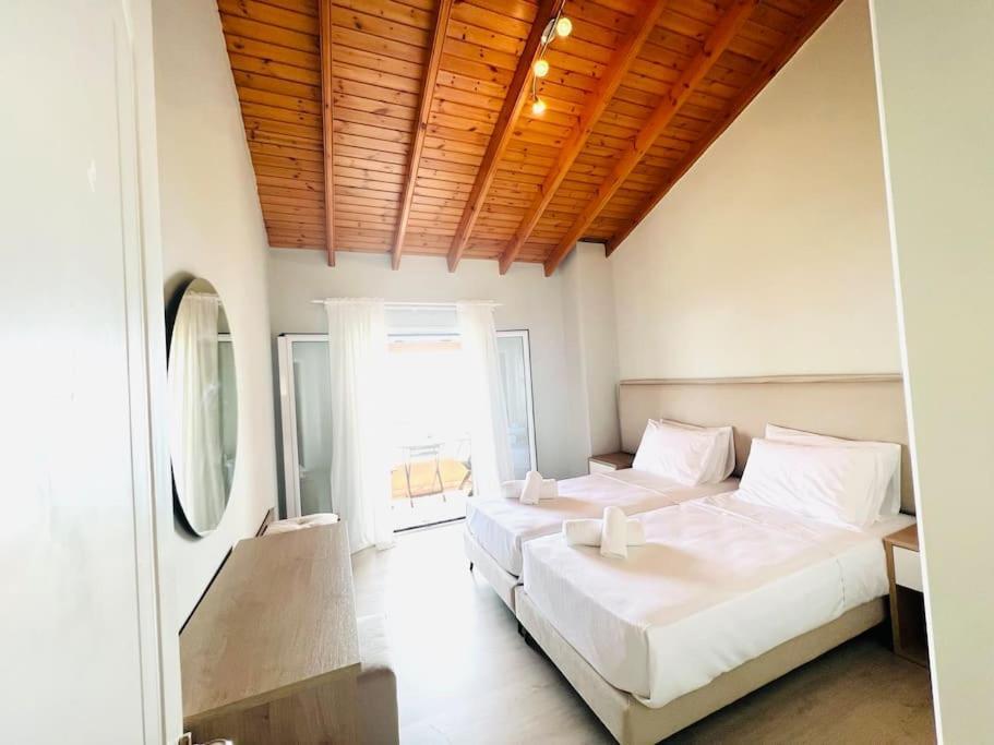 Dom wakacyjny Horizon 3 Bedroom House With Sea View Benitses (Corfu)